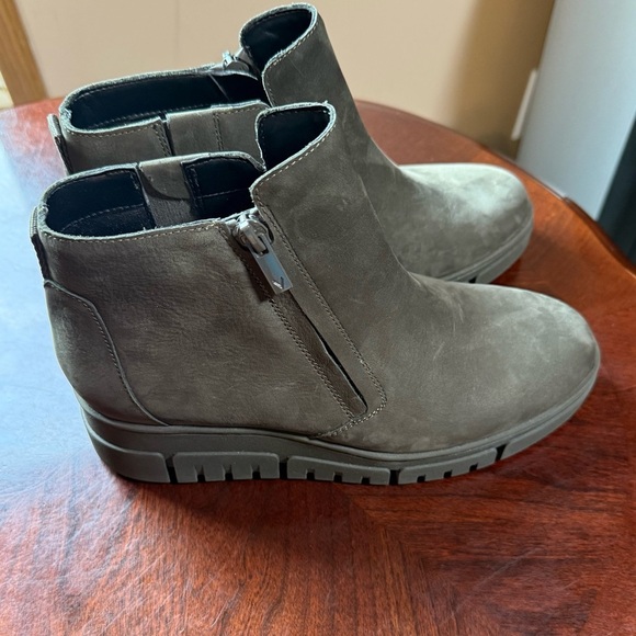 Vionic Women’s Uptown Sur Platform Wedge Green Pull On Booties Size 6.5 - Picture 4 of 8